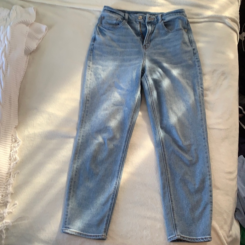 American eagle mom jeans- size 6 regular